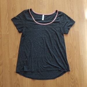 LuLaRoe grey pink short sleeve T-shirt size small
